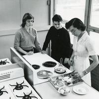 Teacher and students in Home Economics class, Illinois Institute of Technology, Chicago, IL, 1970s