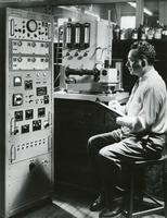 Dr. Stanley Katz and the Aerosoloscope, Illinois Institute of Technology, Chicago, Illinois, ca. 1955